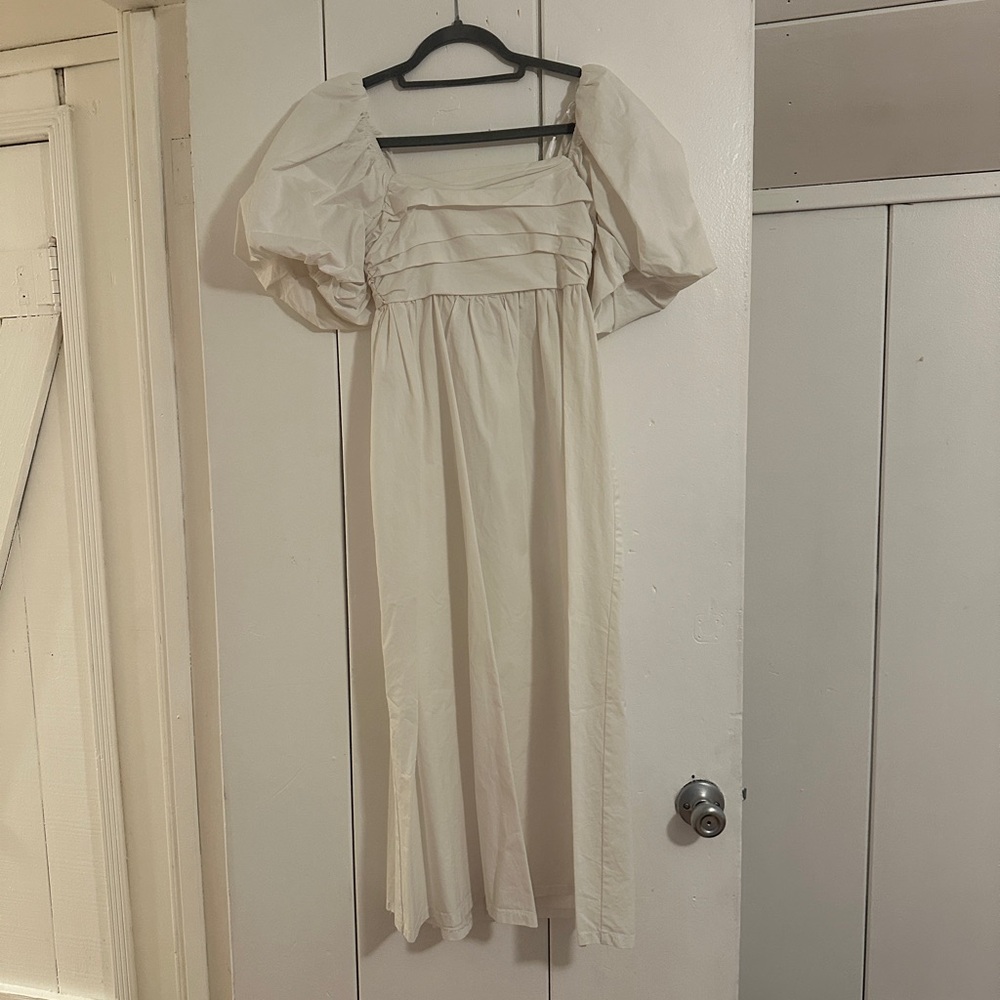 Zara Women’s Cream Puff Sleeve Dress